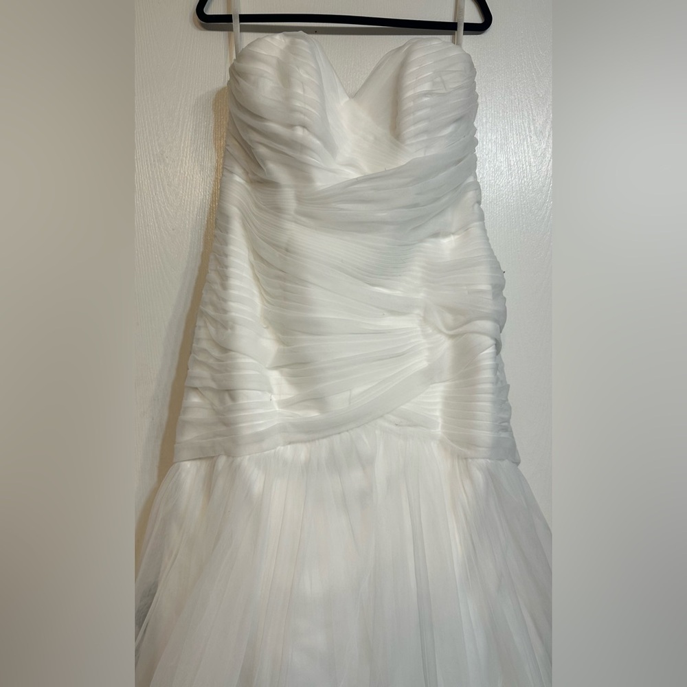 David's Bridal White Wedding Dress